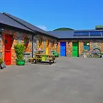 Farm Hostel, And