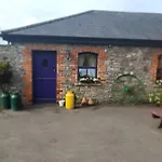 Hostel Farm Hostel, And *