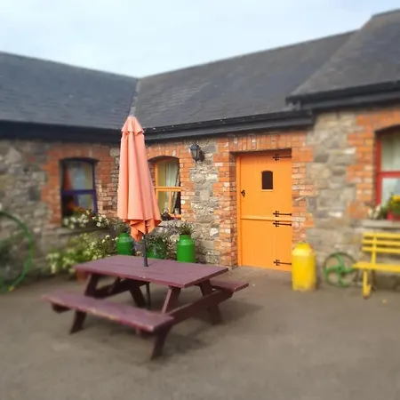 Farm Hostel, And 호스텔 슬레인