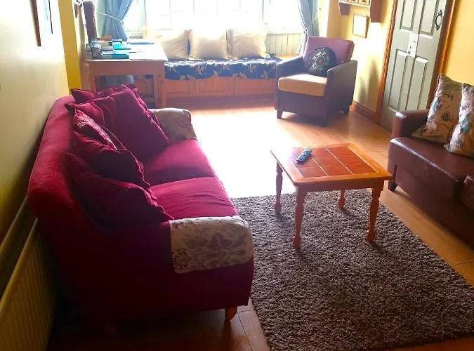 Farm Hostel, And 호스텔 *