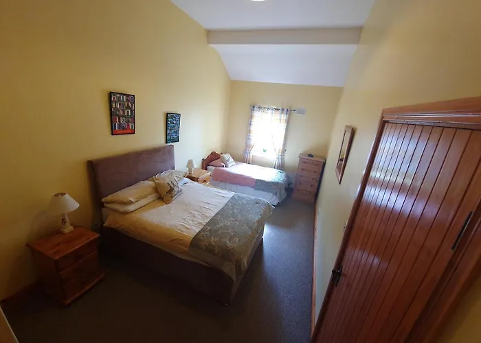 Farm Hostel, And אכסניה *