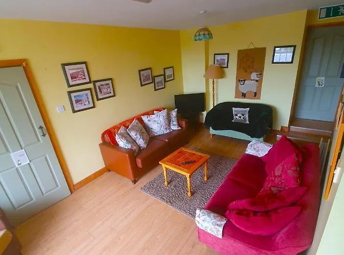 Farm Hostel, And אכסניה *